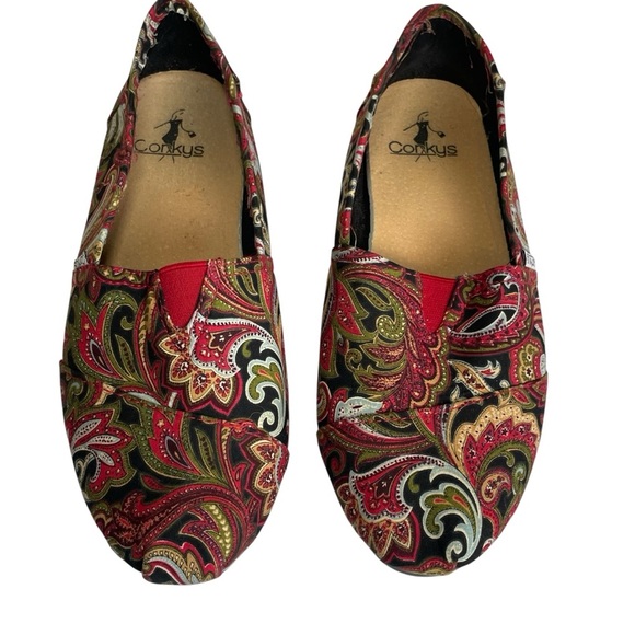 Corky's Sues Women's Size 7 Red Paisley Canvas Slip On Shoes Casual Comfort Boho - Picture 2 of 8